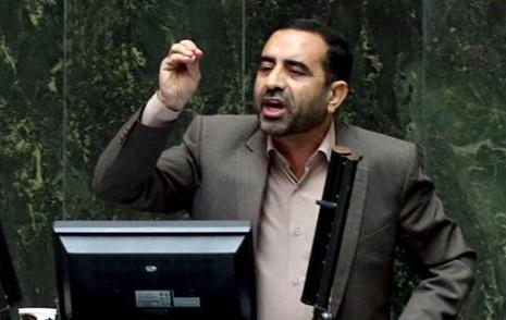 انتقاد نماینده ماهشهر از میزان حقوق تعیین شده برای کارگران انتقاد نماینده ماهشهر از میزان حقوق معین شده برای کارگران